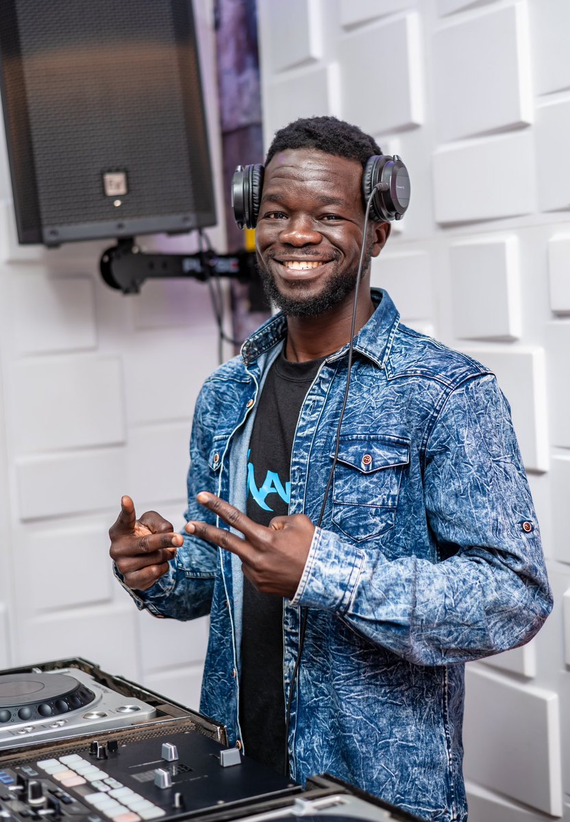 The music doing all the talking with <a href="/dj_smoque/">dj_smoque</a>

#RCNYE powered by <a href="/ClubPilsener/">Club Pilsener</a> 

📻:97FM/ Listen online: radiocity.ug