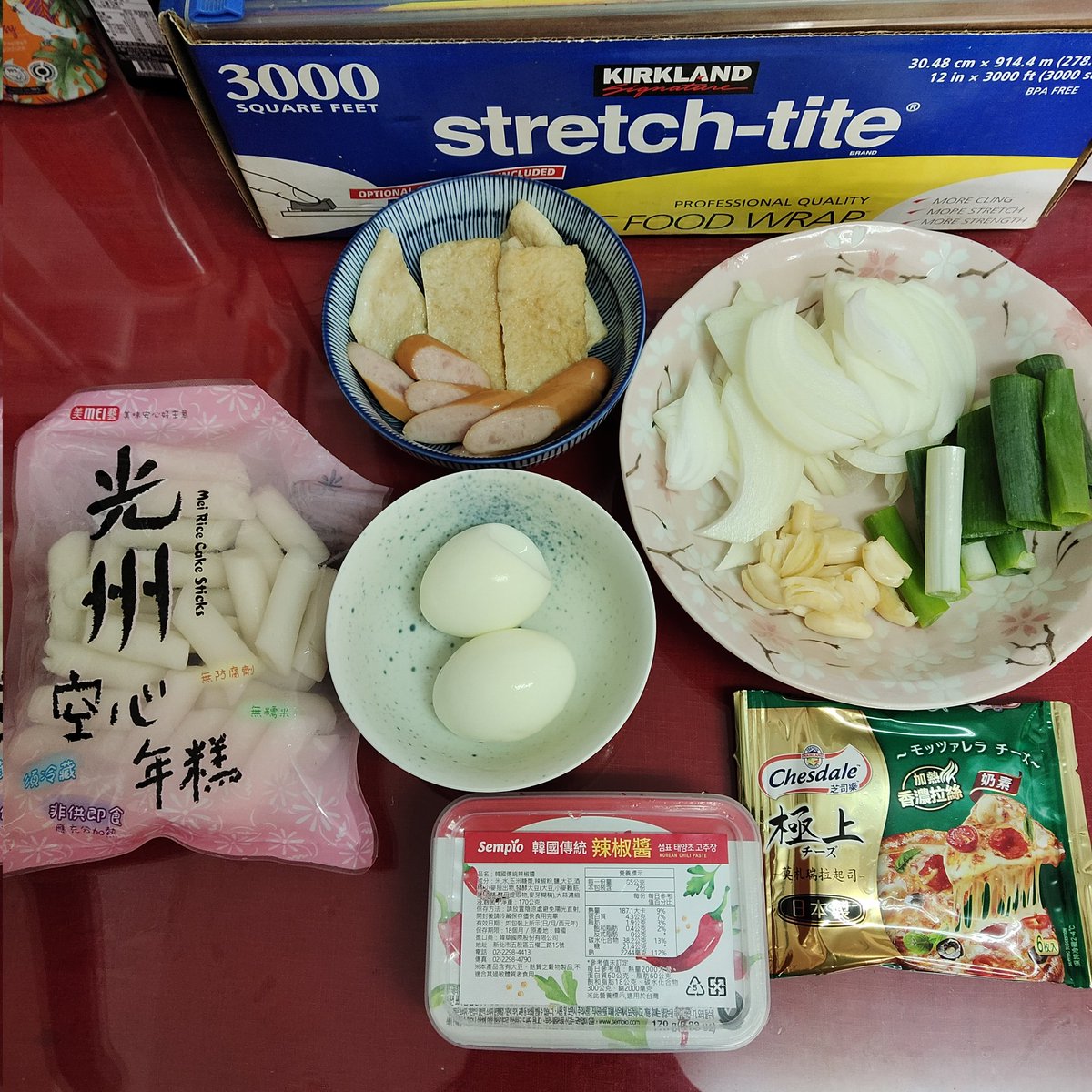 kcetair1's tweet photo. 得到韓國澤深食譜漫畫之後要做什麼？當然是做宇成版辣炒年糕啊🥰 https://t.co/mWz7PfkvYI