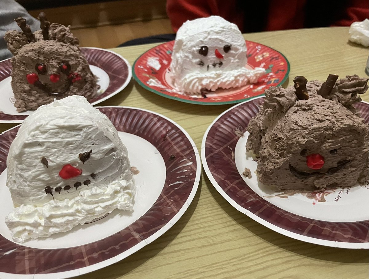 Yurip_0223's tweet photo. イブパーティ🎄⛄️🫎 https://t.co/x2wrZGDtMI