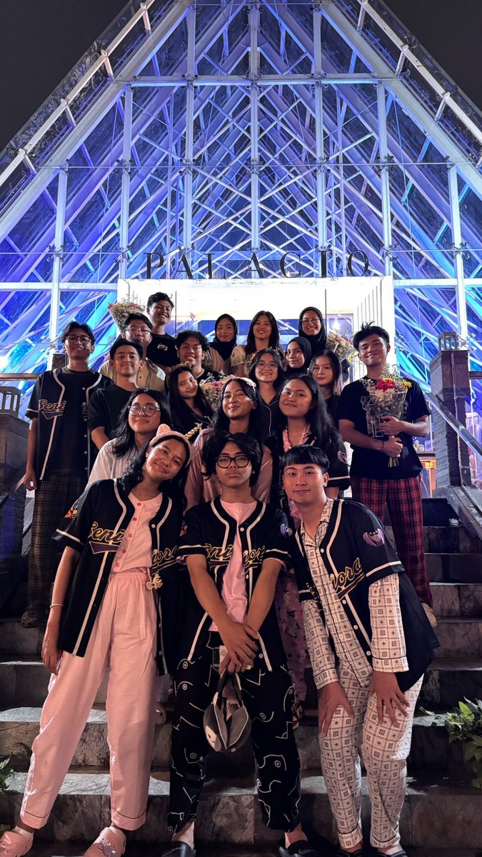 icehooni's tweet photo. SGT GRATEFUL FOR BEING A PART OF THIS FAMILY🥺🥺🫶🏻🫶🏻🥺🥺🫶🏻🫶🏻 https://t.co/oVCbZxKJnO
