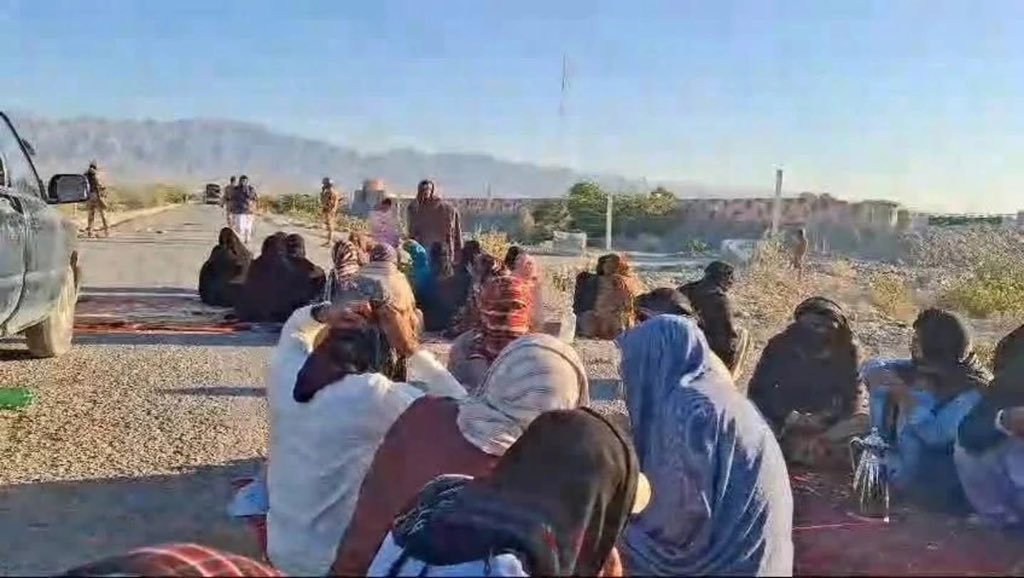 Every hour brings a new story of Baloch students, youth, and elders' abduction in Balochistan. Zareef Omar picked up and killed in Tump, Tahir Shah abducted from Kalat days before, and today we received another news of Zubair Baloch's abduction from Hub Chowki.
#BalochLivesMatter