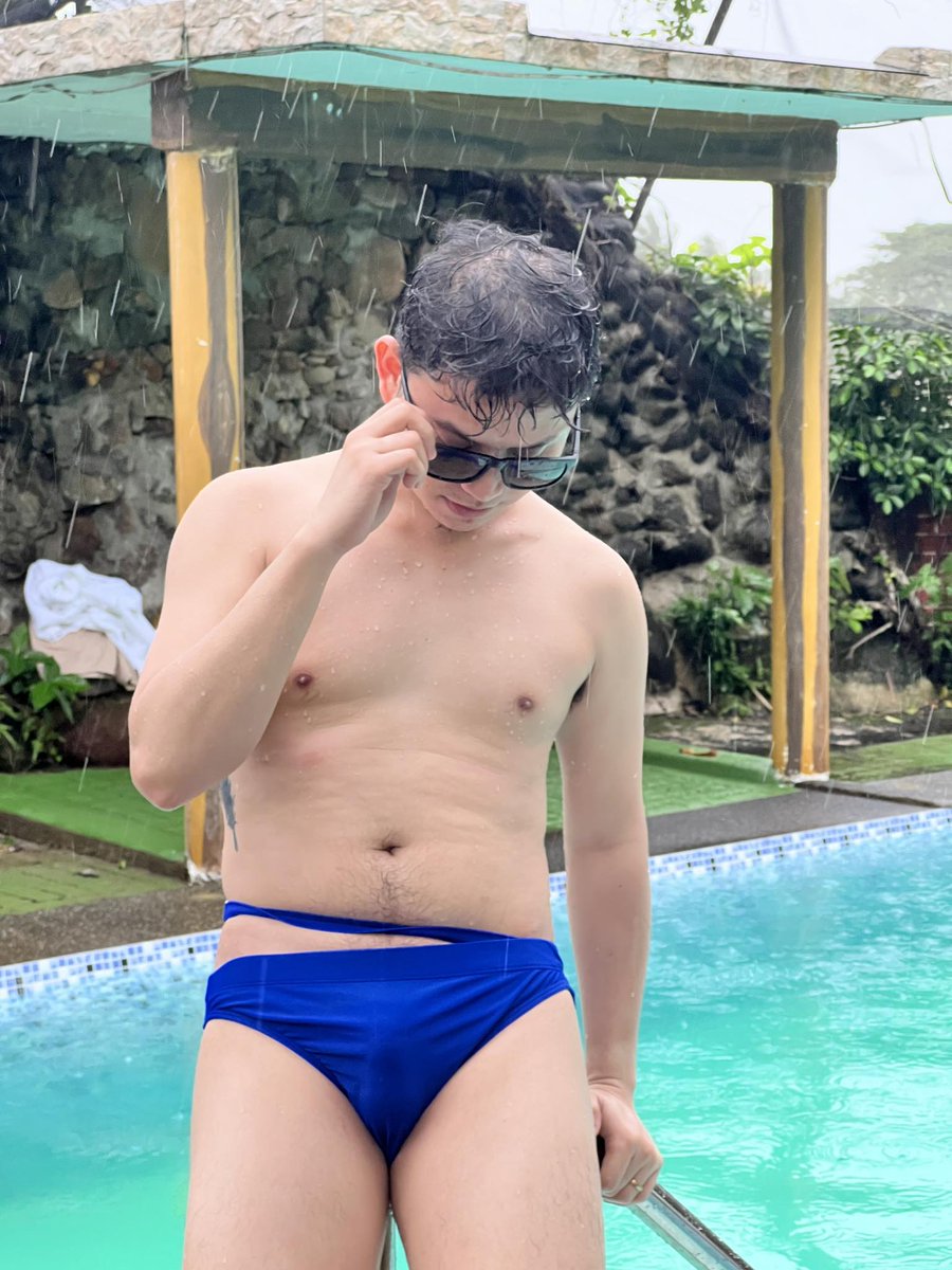 kingcarlody's tweet photo. Caution: Wet and Wild!🔥 https://t.co/TqySCg8ecW