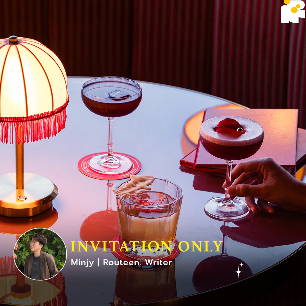 Routeenco's tweet image. 💛 #INVITATIONONLY
Pick By Rawissada Rattakitvicharn Na Nakhon (Routeen. Writer)
—
“นี่น่าจะเป็นอีกหนึ่งบาร์ในกรุงเทพฯ ของปีนี้ที่ฮอตฮิตและวิวสวยที่สุดแห่งหนึ่งในกรุงเทพฯ แล้ว  ที่นี่ตั้งอยู่ที่ชั้น 55 ของตึกเอมไพร์ สาทร แล้วเรื่องความวินเทจลักชูรีที่นี่ก็เทสเรามาก ๆ