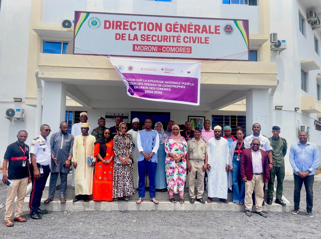 thecomorosKM's tweet photo. A Disaster Risk Reduction Fixed Command Meeting was held this morning at DGSC, which ensures national coordination of all stakeholders involved in risk management.The meeting was an essential plan to strengthen the country's resilience to natural disasters and their impacts. https://t.co/dupFcY2IcO