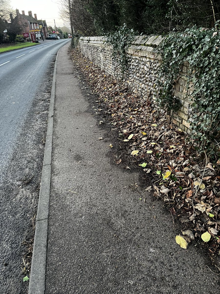 Simon Coll tweet media