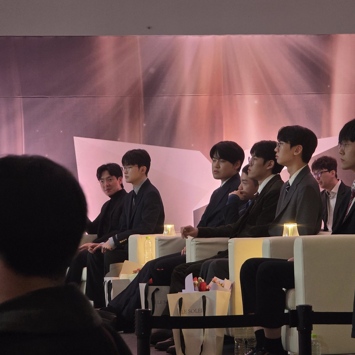 드디어 보인다,,,