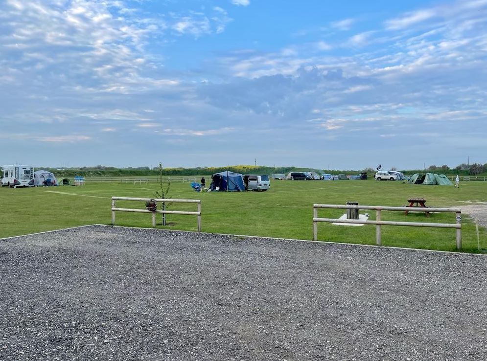 aroundaboutbrit's tweet image. For those seeking a peaceful retreat surrounded by nature, Herons Park is the ideal choice. Perfect for a tranquil getaway, this beautiful site in Kent offers a serene escape. 🏕️✨ 
 
🏕 Campsite
aroundaboutbritain.co.uk/EastSussex/143…
 
#Campsite #Camping #Touring #Holiday #Lydd #RomneyMarsh