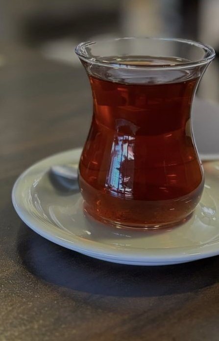 وإذا وقف خاطرك بين الغلا والزعل
سلم سلام الزعول اللي بصدره غلا
لاتقطع الوصل خله ياعساه ولعل
ينهد جدر الخصام ان طال ولا علا