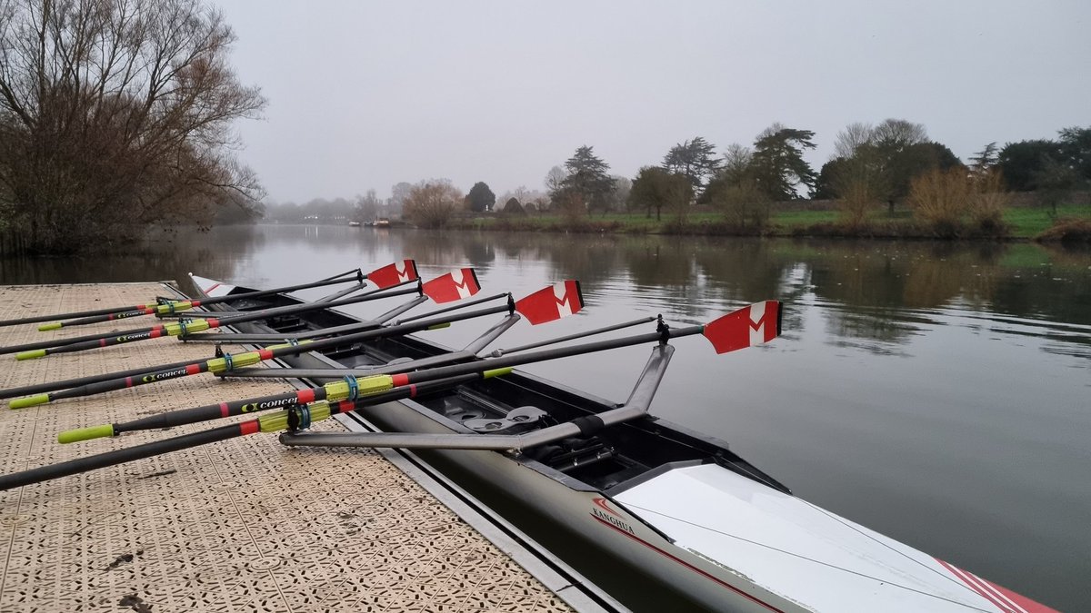 Brilliant #rowing conditions at Hampton Court this morning. Squeezing in the last few outings of 2024.