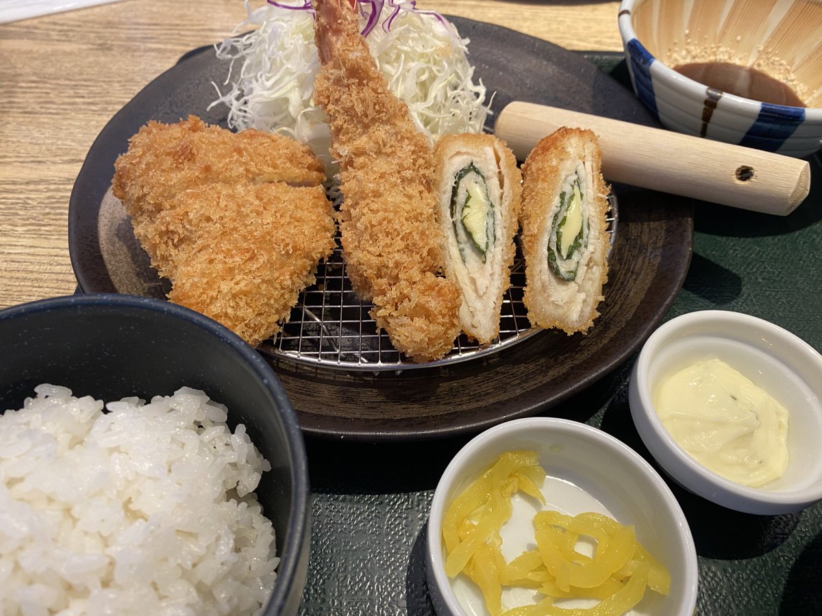 今日は久々お友達とランチ♪
スーフォアちゃんとバイバイしてしまいましたが、新しい相棒は125ccに決定！
契約してきました♪