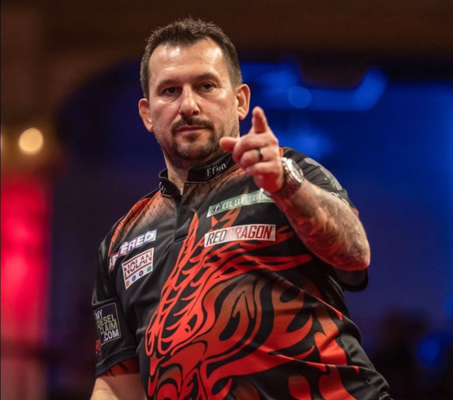 🎯👀DARTS GIVEAWAY

The last giveaway that actually won was Scott Williams’ darts before Xmas!🎄

Let’s turn it around today. If Jonny Clayton BEATS Gerwyn Price, I’ll giveaway a set of his darts!

To enter:
❤️Repost
🏷️Tag 1 pal
➕Be following

Mon the Ferret!