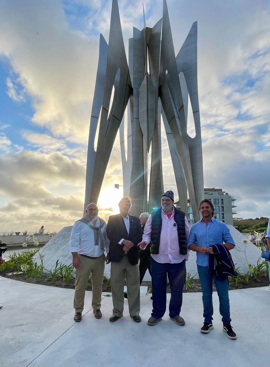 FocusPunta's tweet photo. Con la presencia de autoridades nacionales y departamentales quedó inaugurada ayer “Mariposa de la vida”, una obra de @fpatchugarry para todos. Está ubicada en ruta 10 y 104, mira al este y será un nuevo icono en Manantiales.
#Focus #AzulPunta https://t.co/54TmzXu3Rx