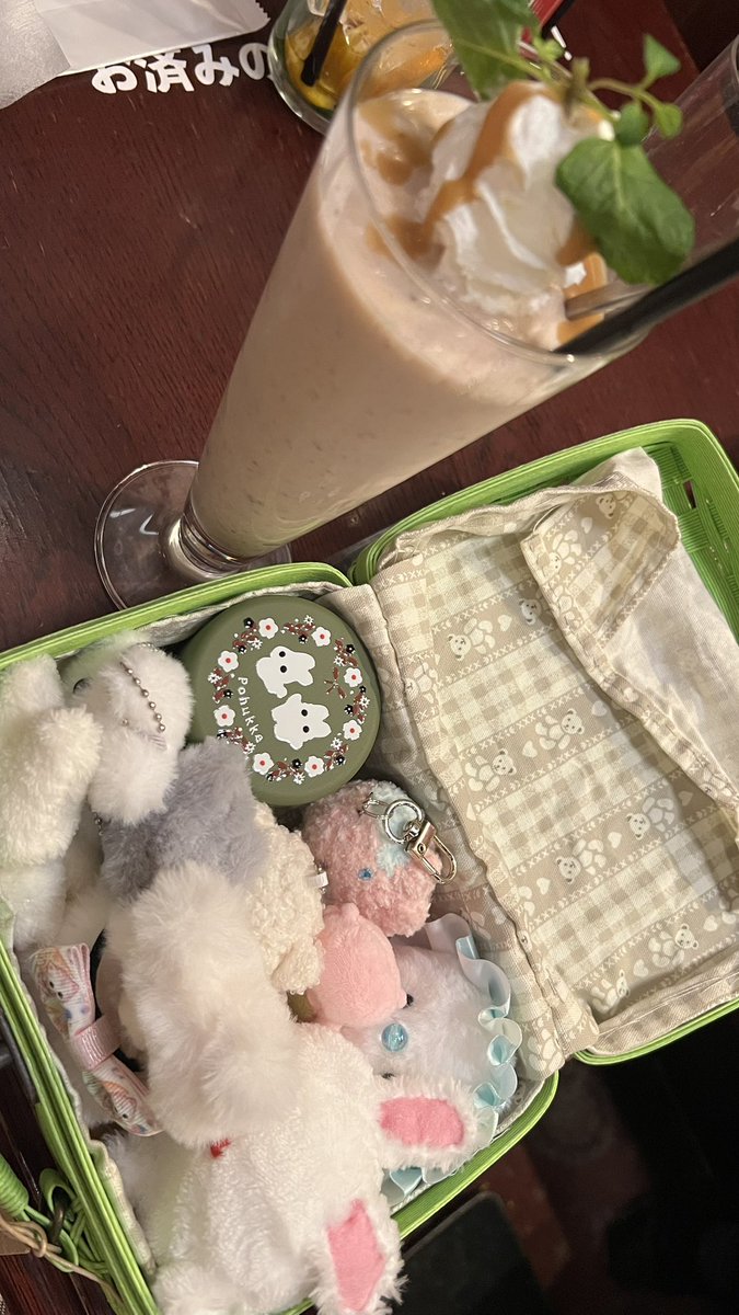 ss777kb's tweet photo. HUBさん納めしてきたよー
飲みたかったキャラメルのやつ美味しかったです😋
お顔見せるの忘れましたすみません🙏

#ぬぬのぬいぐるみ
#ゆりすけあにまるず
#ぽふっけみっけ
#うちのBUCHAgurumi
#ぽてはうす
#うぱさん飼育日記
#ちびクマーずと一緒 https://t.co/pcK62REXOI