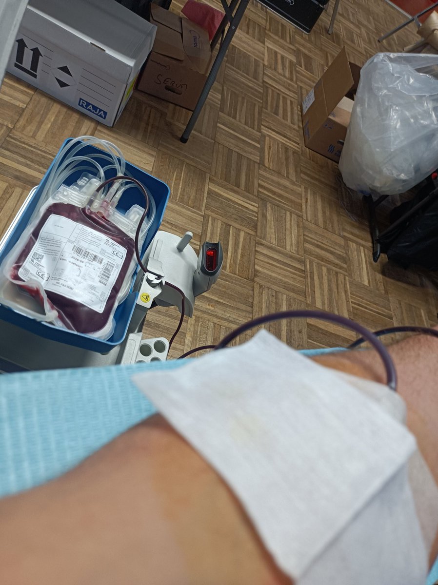 N°92
Entre les fêtes, pour ceux qui en auront besoin. 
<a href="/EFS_dondesang/">Établissement français du sang</a>