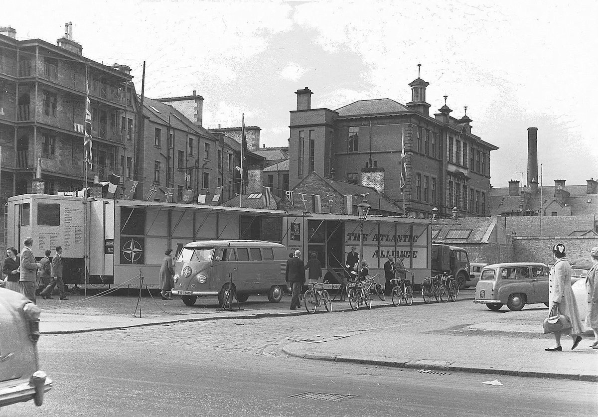 What are your eyes drawn to first? Is it the former Central District School, or could it be the Atlantic Alliance roadshow?

View of Meal Vennel Perth from South Street, circa 1956.

📷 Dr WH Findlay Collection, Local &amp; Family History, AK Bell Library

#ExploreYourArchive