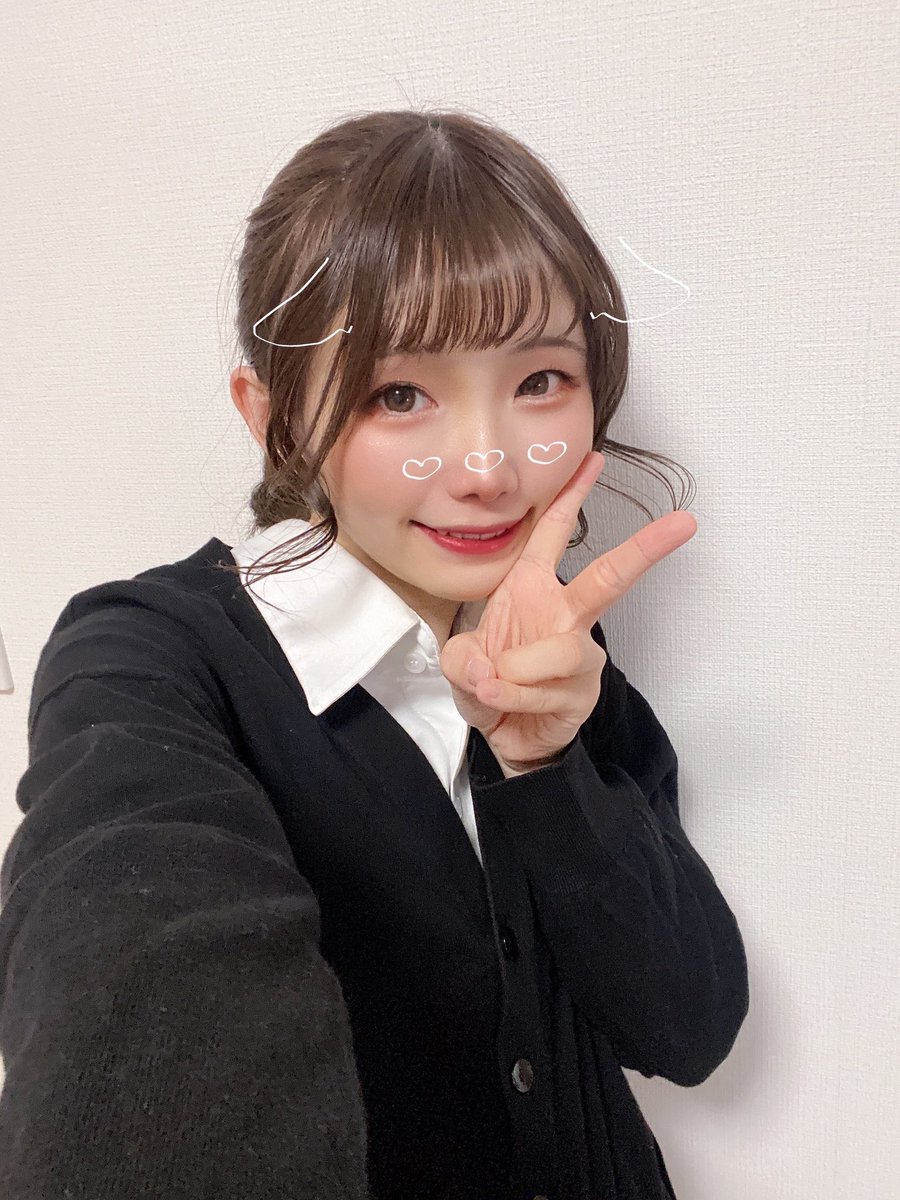 こんばんは🌙
いつもはポチポチPCいじってるけれど、
今日はいつもお世話になってる現場に出向いて
お手伝いしてきます！！

ずっと接客業やってきた民だから、
こうやって直接お客様相手にお仕事できるの
結構楽しかったり…👏✨
あともう少し頑張るぞ！💪🔥

応援くれたら嬉しいな…（小声）
