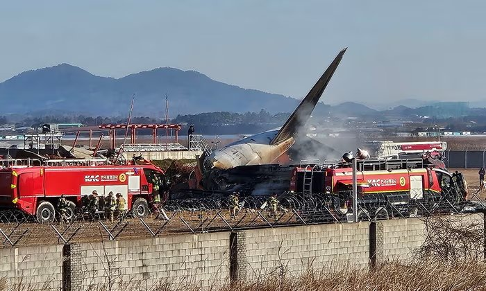 Jeju Air Flight 2216 crashed after attempting a landing without its gear deployed at Muan International Airport, South Korea. 

The accident, which occurred just after 9:00 AM, resulted in significant loss of life with at least 167 reported deaths and two known survivors. 

The