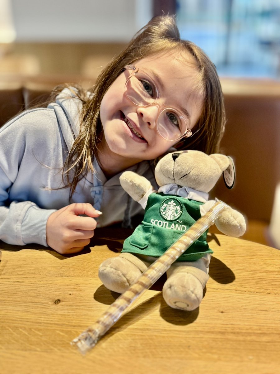 CraigRGNDem's tweet photo. My daughter seen the @StarbucksUK Scotland bear and she couldnβt resist raiding my wallet!! ππ cracking coffee to be fair
#Wrappedaroundherthumb #Coffeeneeded https://t.co/GYhStMkJad