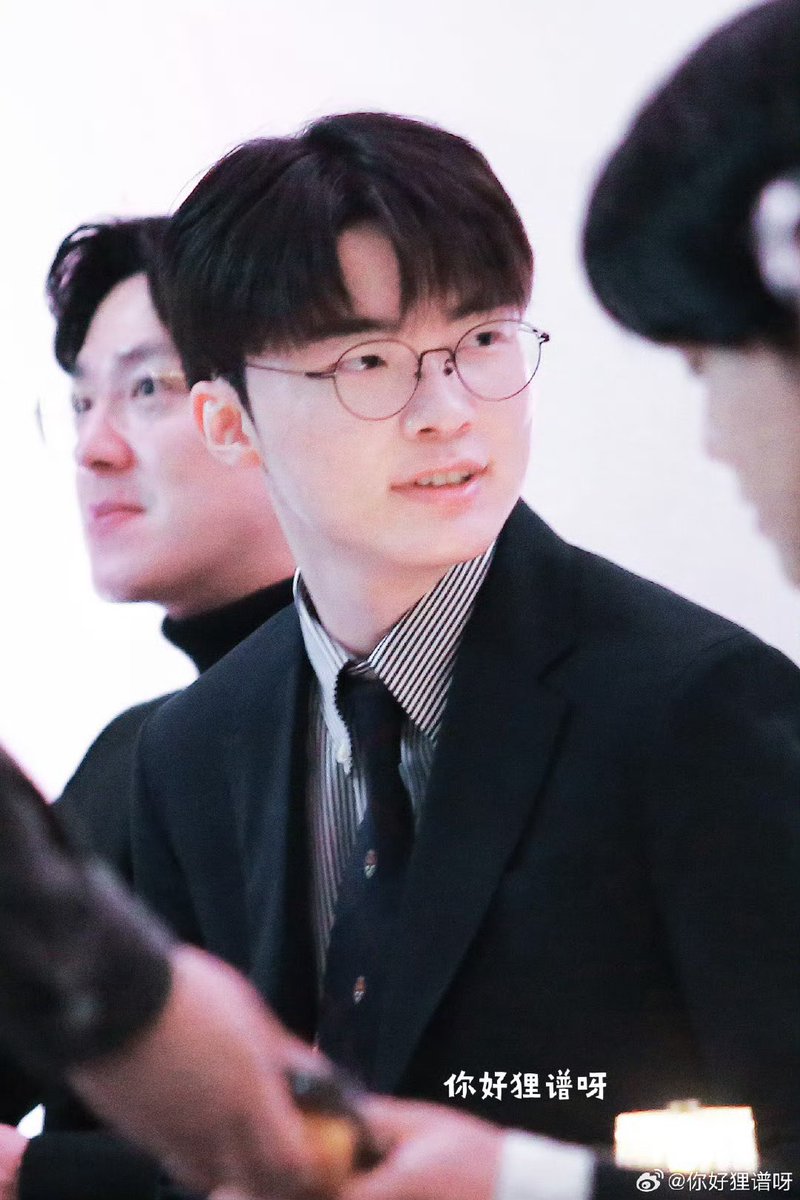 Hyeu_sanghyeok's tweet photo. 帅气赫

cr：你好狸谱呀
#페이커 #Faker https://t.co/5QaWuMVgsc