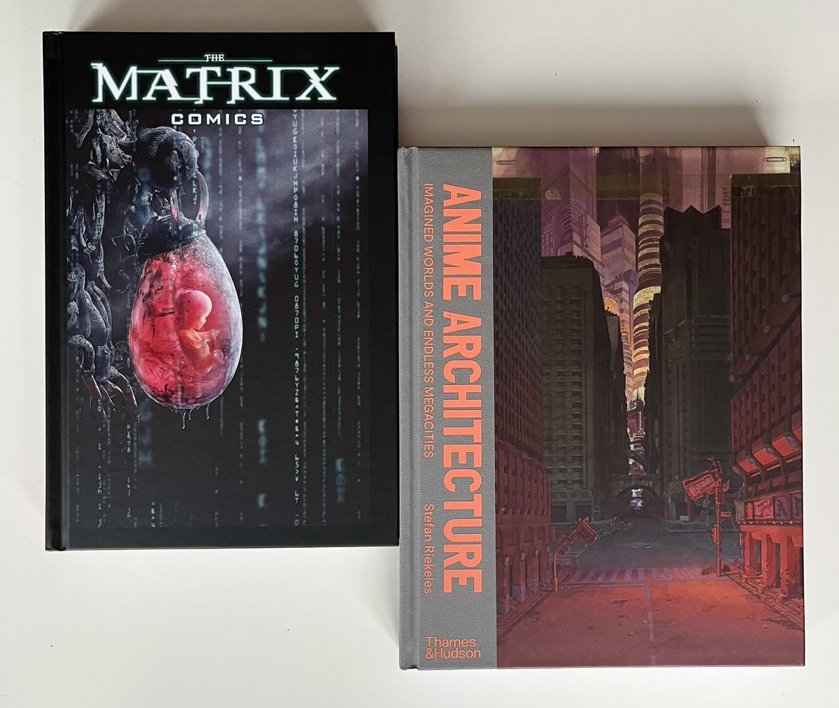 Unkle_Lee44's tweet photo. Reading… 📕 ☕️ 

#thematrix #burlyman #animearchitecture #stefanriekeles #thamesandhudson #scifi https://t.co/oG4BRlhlSd