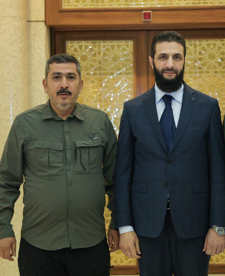 Dava ve yol arkadaşlarım ile Şam’da, Suriye’nin yeni yönetiminin lideri, değerli dostum Ahmed Şara ile biraraya geldik.

Güvenli, özgür, müreffeh ve bölge barışına katkıda bulunan bir Suriye Cumhuriyeti’nin inşa edilebilmesi için elimizden gelen her türlü desteği vereceğiz.