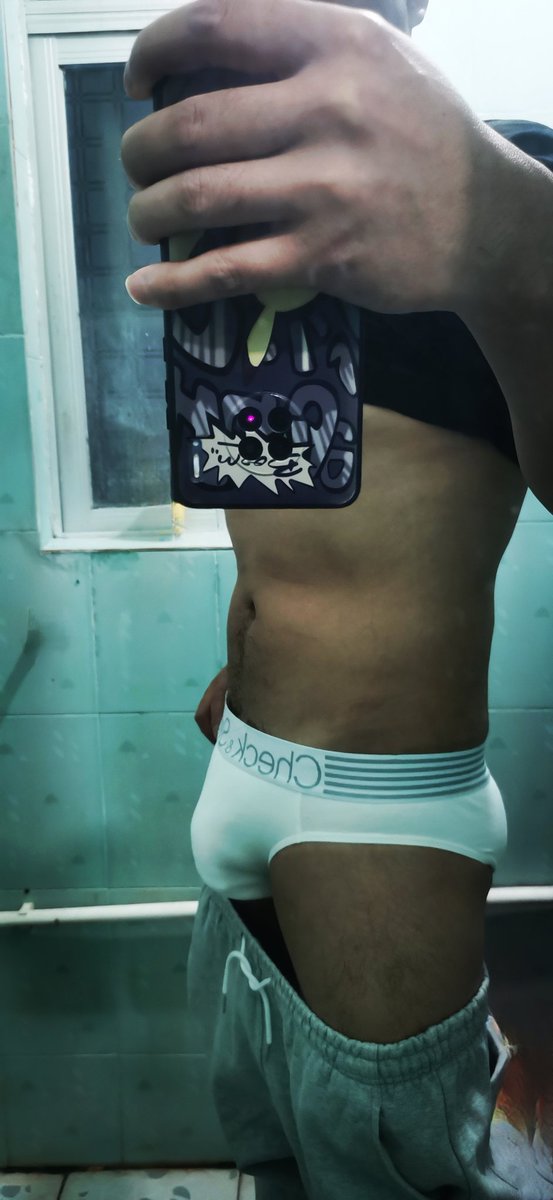 镜子脏了，需要擦擦😎😎