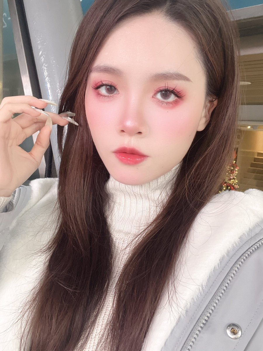 魔女想起帳號了
一月來個直播