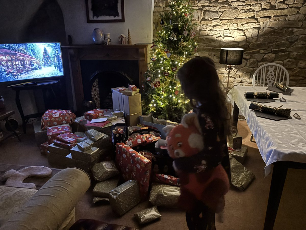 Agronomysilvers's tweet photo. I hope everyone had a wonderful Christmas ๐ #Silverwoods #Rushtons #chippingcottage https://t.co/FsrgmQOAZk
