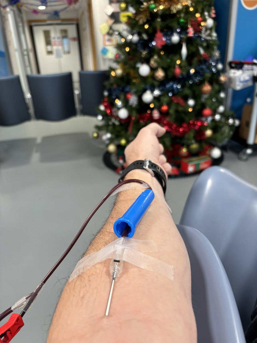 david_prutton's tweet photo. Festive donation #GiveBlood https://t.co/PS1wff6Yux