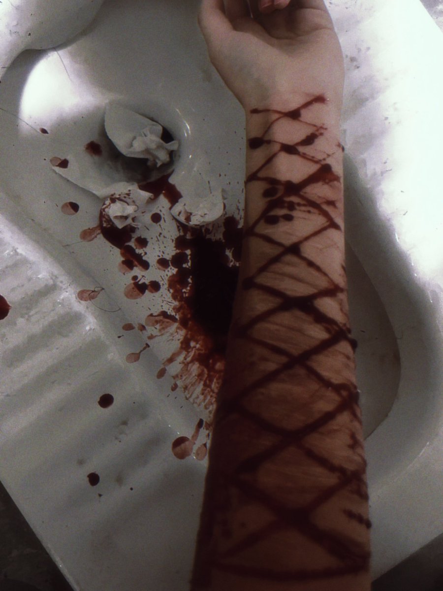 nanikole_ovo's tweet image. 酱酱˗ˋˏ( ´͈ ᗜ `͈ )ˎˊ˗#自伤 #自残