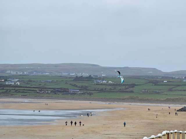 lahinchsurfshop's tweet image. 2 to 3 ft mushy messy waves with a fresh onshore wind, 17knt WSW. Air 10C, sea 10.7C, high tide 16:16, low tide 09:58 and 22:12 #SurfReportLahinch #ShopOpen