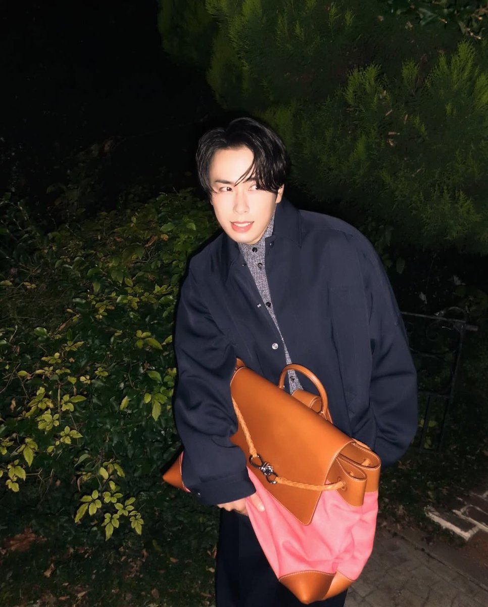 datefav_'s tweet photo. ビジュが天才的すぎる…

撮影に関わった全ての方々にお礼言いたい、
ありがとうございます🥲︎🌹

#宮舘涼太 
#だてグラム #だてぐらむ https://t.co/8EiLFQD6v5