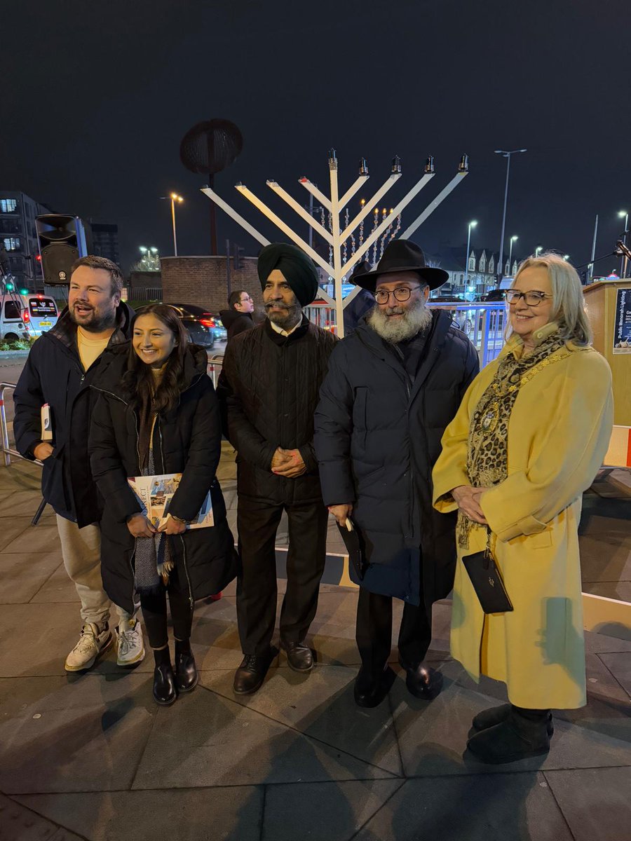 Honored to speak at the Gants Hill Chabad Chanukah Menorah Lighting yesterday evening.

Hanukkah reminds us of hope, resilience, and unity. May the menorah’s light inspire us to spread kindness and strengthen our community.