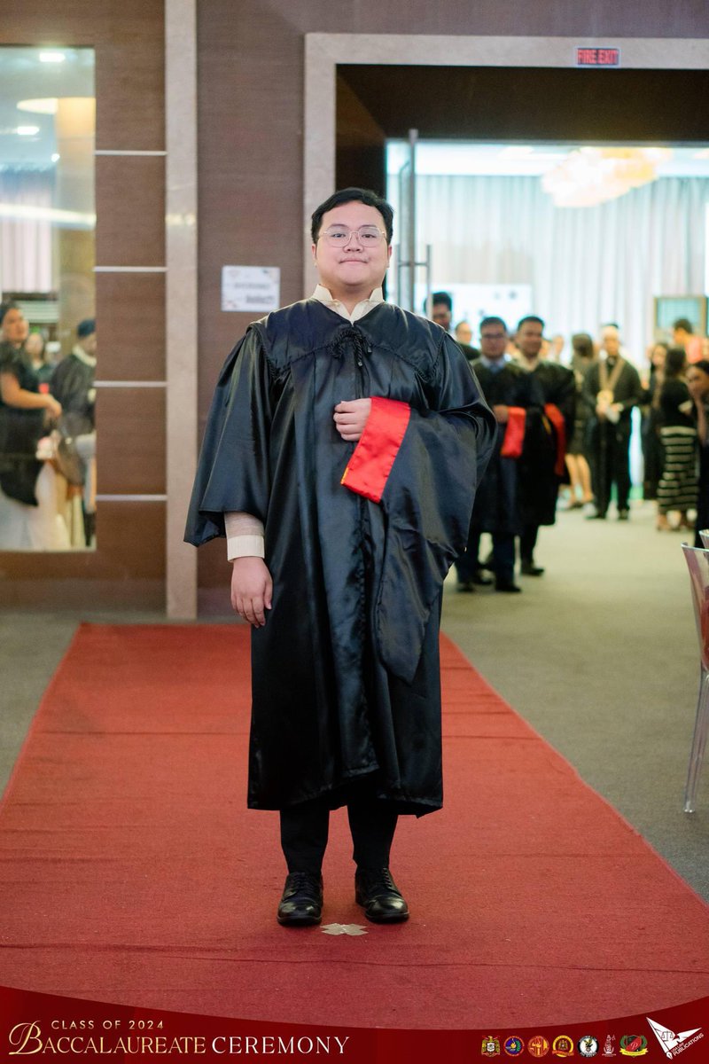 jeffdnunez's tweet photo. Got my law degree ! and - https://t.co/9iUxN52jVY