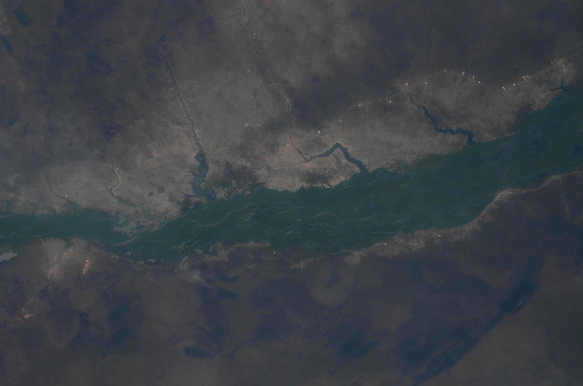 Don Pettit (@astro_pettit) on Twitter photo Solar water witching from orbit; where there is water there is sun glint.  These two photos were taken seconds apart to capture the fleeting nature of sun glint. Solar water witching from orbit; where there is water there is sun glint.  These two photos were taken seconds apart to capture the fleeting nature of sun glint.