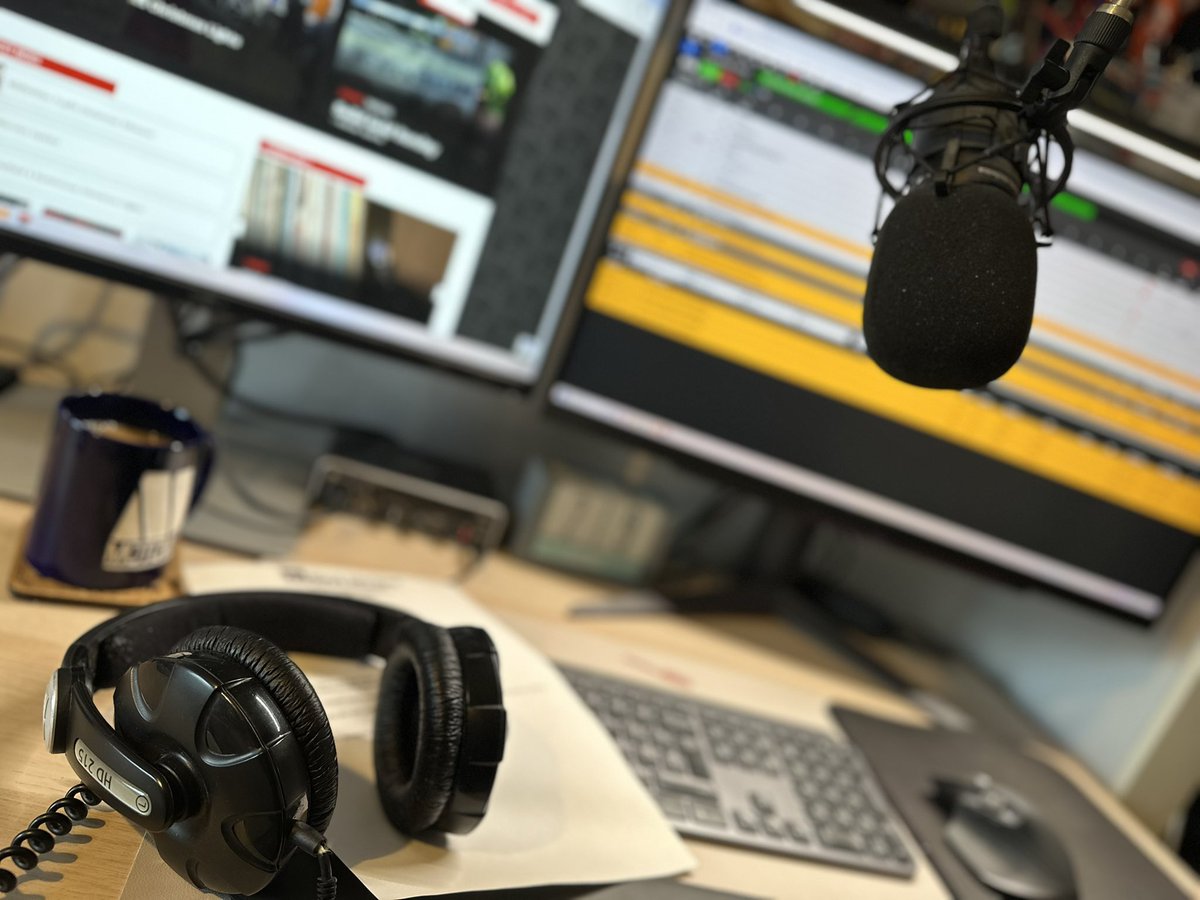 Chris Mackrell (@chrismackrell) on Twitter photo Back live on <a href="/blackdiamondfm/">Black Diamond FM</a> with the final Sunday Lunch of the year! Coffee on standby! 107.8FM & online! Back live on <a href="/blackdiamondfm/">Black Diamond FM</a> with the final Sunday Lunch of the year! Coffee on standby! 107.8FM & online!