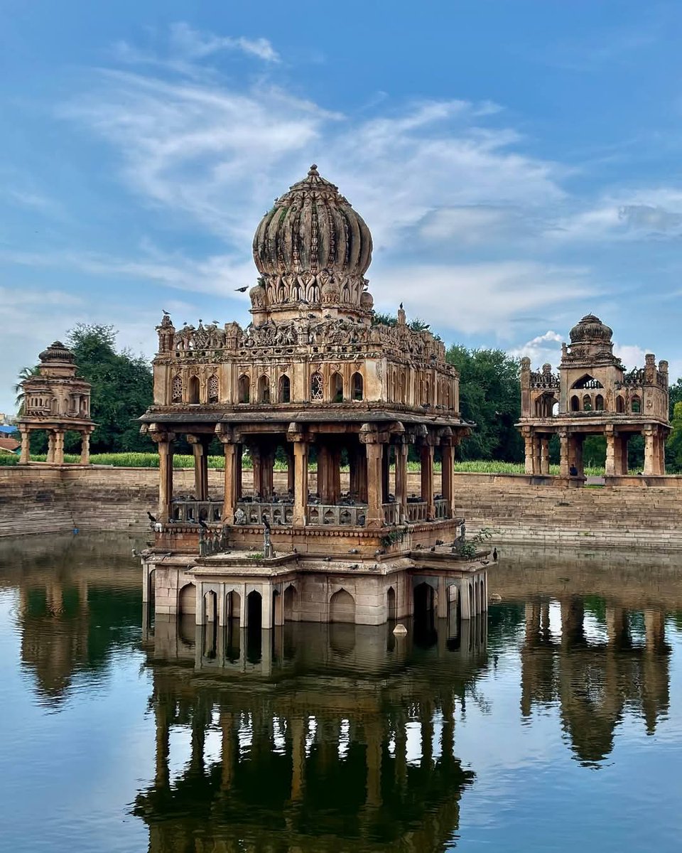 IndiaTourismBa2's tweet image. A trip to Santhebennur is a must, especially for those interested in ancient architecture and history, whose claim to fame is the magnificent Santhebennur Pushkarini.

@KarnatakaWorld @PIBBengaluru

#Karnaraka #India #Davangere #Tourism #IncredibleIndia