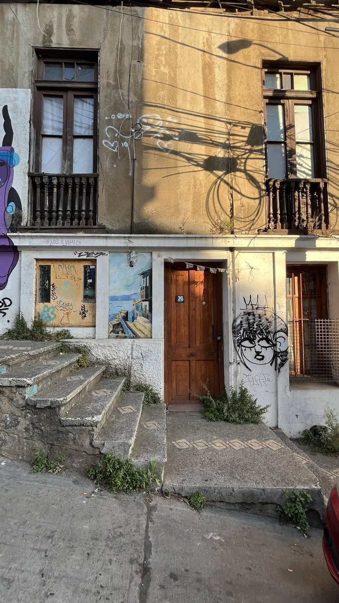 LeChatNoirM's tweet photo. Valparaíso https://t.co/ASOaekP0Ki