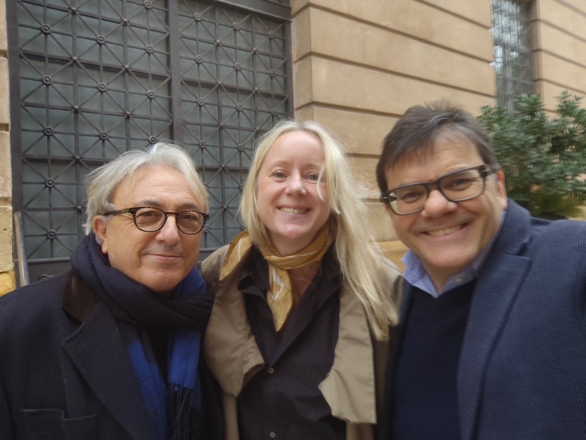 Fomentando #creatividad en el #MUBAM  en XIX #ConcursodeDibujo #MuseodeBellasdeArtesdeMurcia
<a href="/MuseosRegMurcia/">@MuseosRegMurcia</a> #RegiondeMurcia

Con @blasmiras @katarzynarogowicz   #art #arte #creatividad #concursopintalanavidad #murcia #sandovalmuseology #educación @sandoval_artcritic_curator