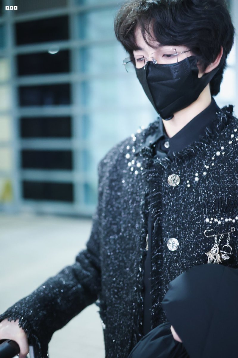 LStudio1007's tweet image. 📸[Weibo] Chromosome Universe New Year Countdown Show Update (122924)

Chromosome Seeds LAN ZIHAN

Shanghai Departure

©️辱追的神 
weibo.com/7423670320/511…

#ZIHAN #ChromosomeSeeds #ChromosomeEG @ChromosomeEG