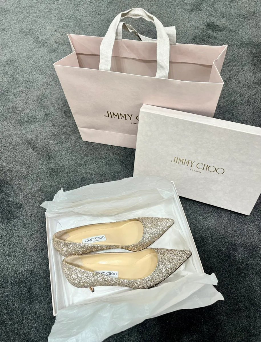 A good pair of shoes is like a best friend🫰🏻👠👠