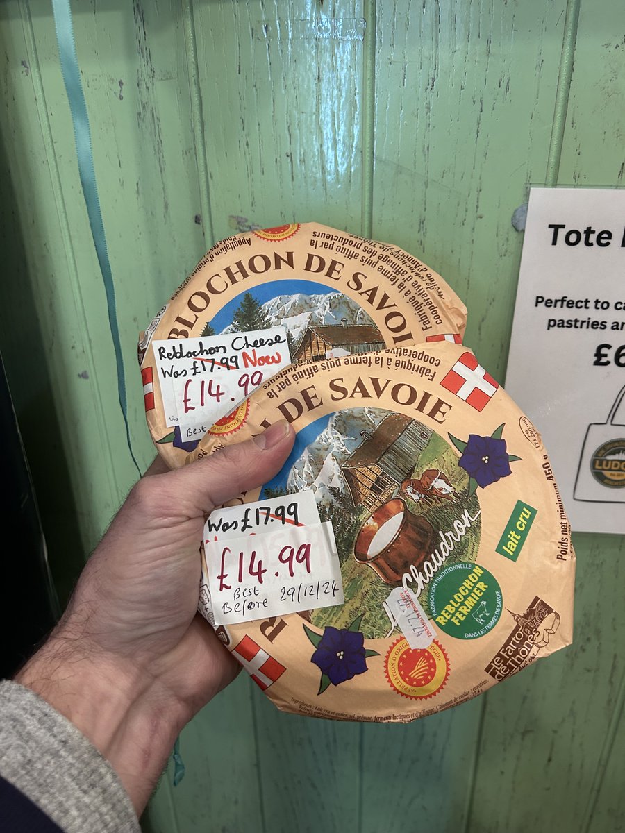 EpicerieLudo's tweet image. We've got 2 Reblochon (around 500g) reduced to £14.99 each. Best before date is today, but still perfectly fine to be used for a Tartiflette. If you fancy to make a #Tartiflette take advantage! Give us a call or come to the shop! We're open until 8pm 7/7 #Chorlton
