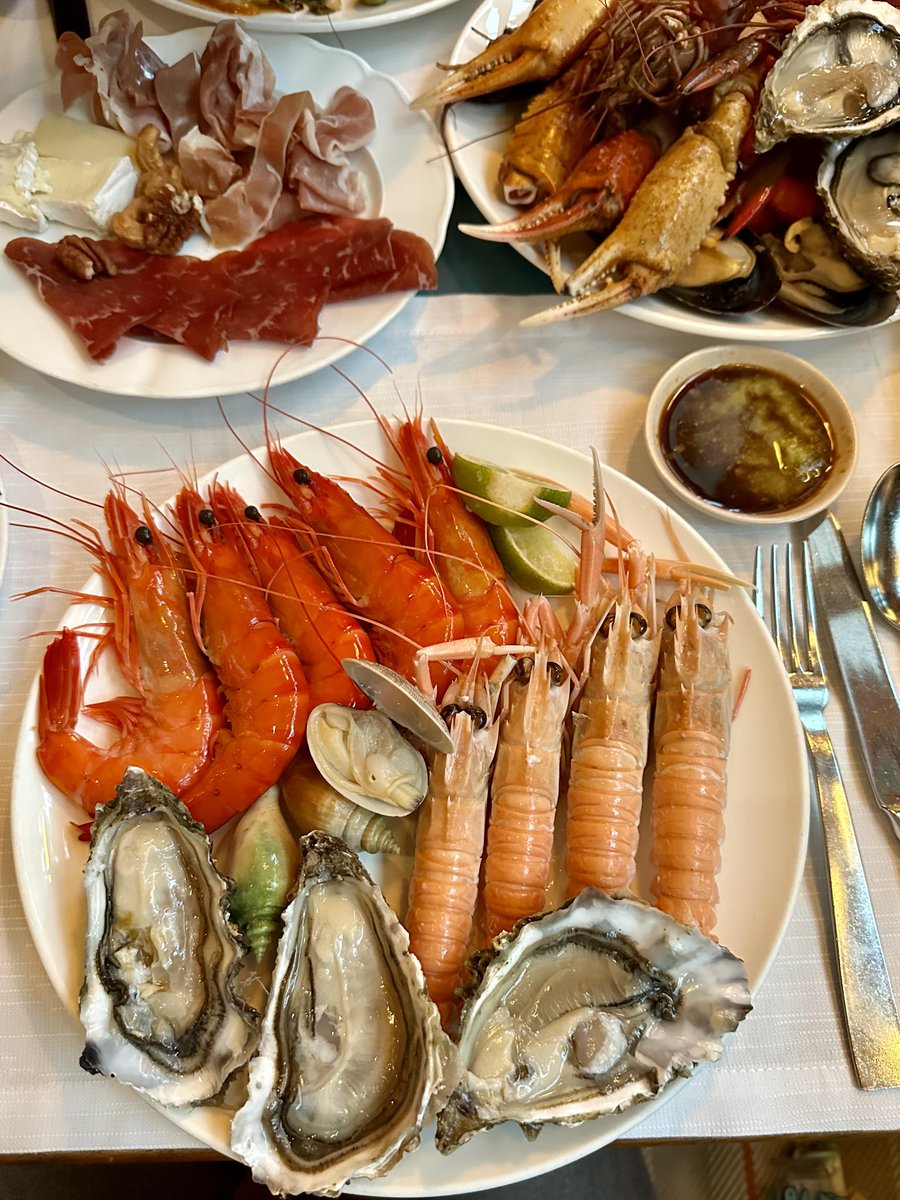 bdowppp's tweet image. There are three reasons why people lie about you behind your back: they are different from you; they don't have what you have; they are trying to imitate your lifestyle😊