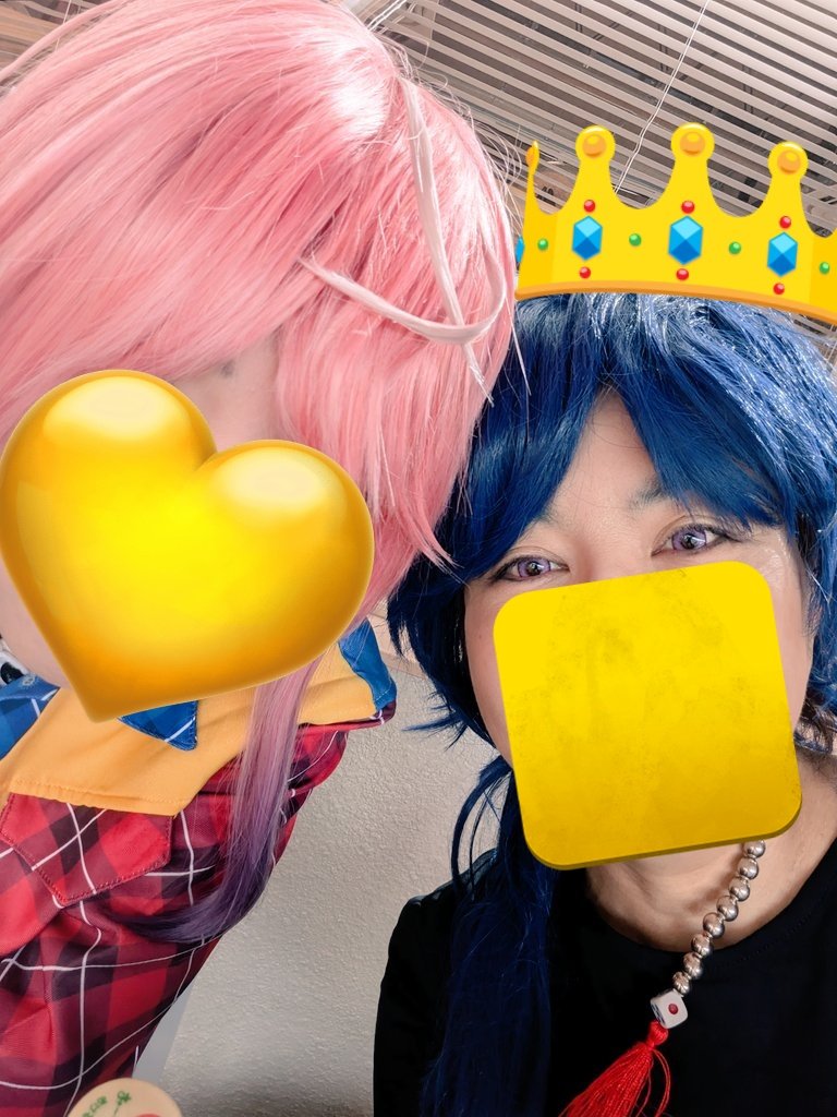 WaterBubbles7's tweet photo. さて、うたの2024年…
葉山くんのサイン当選！これはインパクト強かった(*•̀ㅂ•́)و✧
ライブやファンミは現地行けなかったけど、ライビュで推したよ〜⸜❤︎⸝‍
家人とのコスも3年目！めちゃ楽しかった(≧∇≦)
フォロワーさんとの繋がりにも感謝(*･ω･)*_ _)
来年もよろしくですぅ♡ https://t.co/lsPODbqWxO