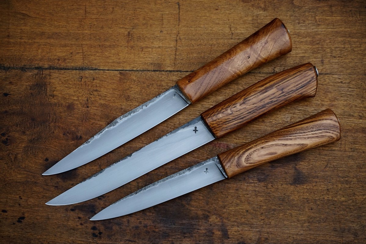 ForgeVM's tweet image. La saison des marchés de Noël s'est terminée pour moi, il me reste quelques lames qui sont disponibles et peuvent donc être livrées avant Noël.

.
.
.

#edc #everydaycarry #couteau #knife #coutelier #knifemaker #artisanat #crafting #artisanatfrancais #bushcraft #hunt #chasse