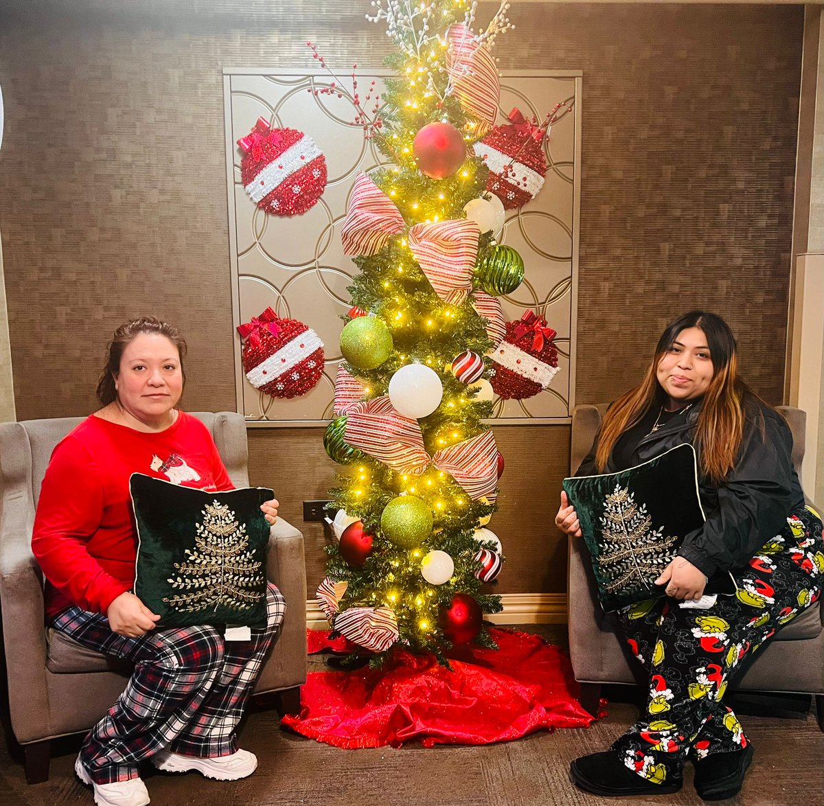 ZahavofBerwyn's tweet photo. Spirit Week is off to a cozy start at Zahav of Berwyn! 💤✨ Day One: Pajama Day! 🛌 Our team rocked their comfiest PJs and had so much fun kicking off the week in style. Drop a 💤 in the comments if you love PJs as much as we do! 🤩

#ZahavSpiritWeek #ZahavOfBweryn #BerwynIL #SNF https://t.co/N8fRVNcoXM