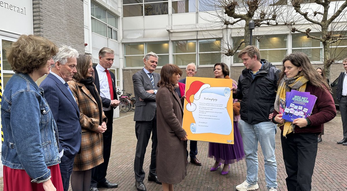 Het kabinet is te laat met invoeren van de EU-minimumlonenwet, maar da's niet eens het ergste

De implementatie is ondermaats:
- het #minimumloon is ontoereikend, terwijl werk moet lonen
- het #jeugdloon discrimineert
- de onafhankelijkheid van sociale partners is niet verankerd