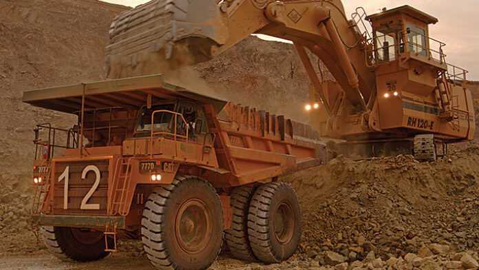 Barrick Gold et le #Mali : une confrontation qui s’intensifie 🇲🇱⚖️
Plongeons dans les récents développements d’un différend majeur entre le géant minier canadien et le gouvernement malien. Détails, chiffres et questions clés ⬇️🧵👇🏿