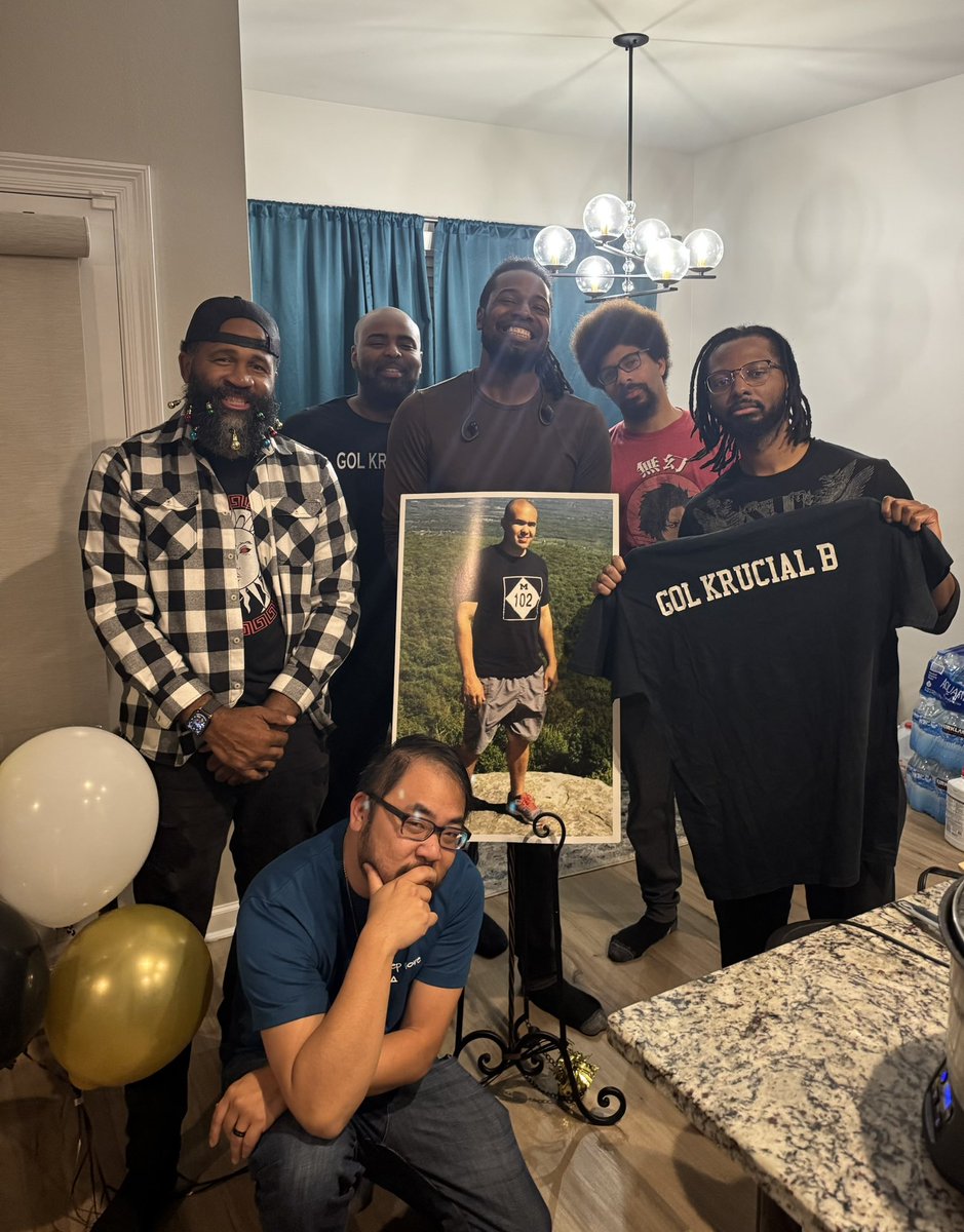 lilCreepySleepy's tweet image. HBD ✊🏾 We Love You ⚡️