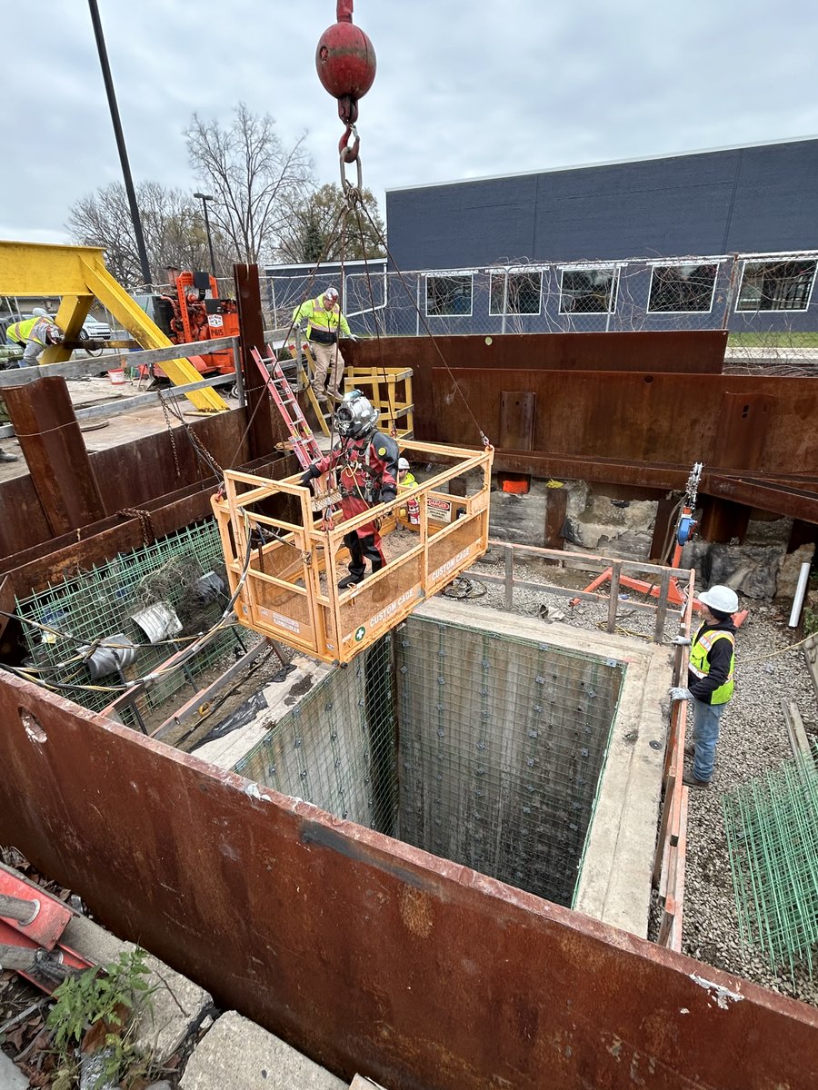 MillerMCPW's tweet image. A diver without a sea or lake?  In this case, he’s being lowered into a sewer system control structure to reach a major sewer line about 50 feet below the surface for spot maintenance. The Macomb Interceptor Drain conveys the sanitary flow of about 600,000 people.